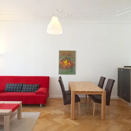 Апартаменты Gruenderzeitapartment An Der Arena